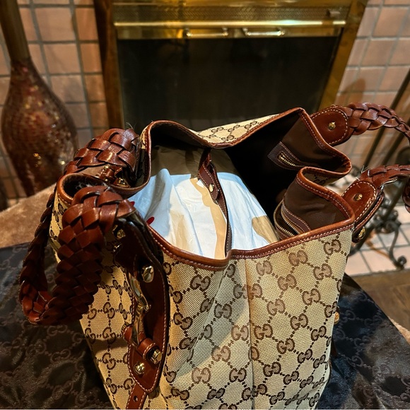 Authentic Gucci Horsebit Pelham Bag - Picture 2 of 8